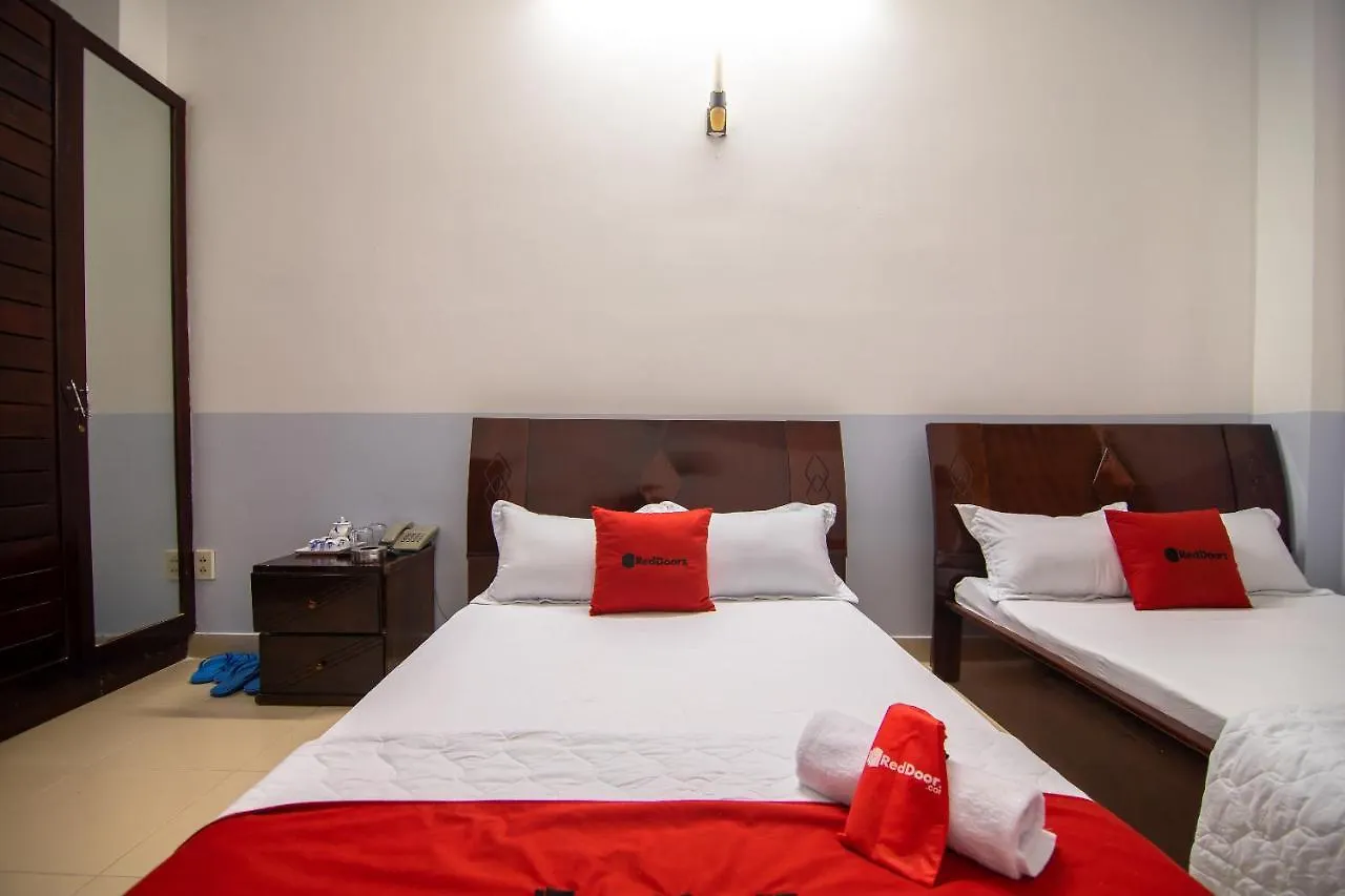 Reddoorz Hoang Minh Hotel Ho Chi Minh City 3*,