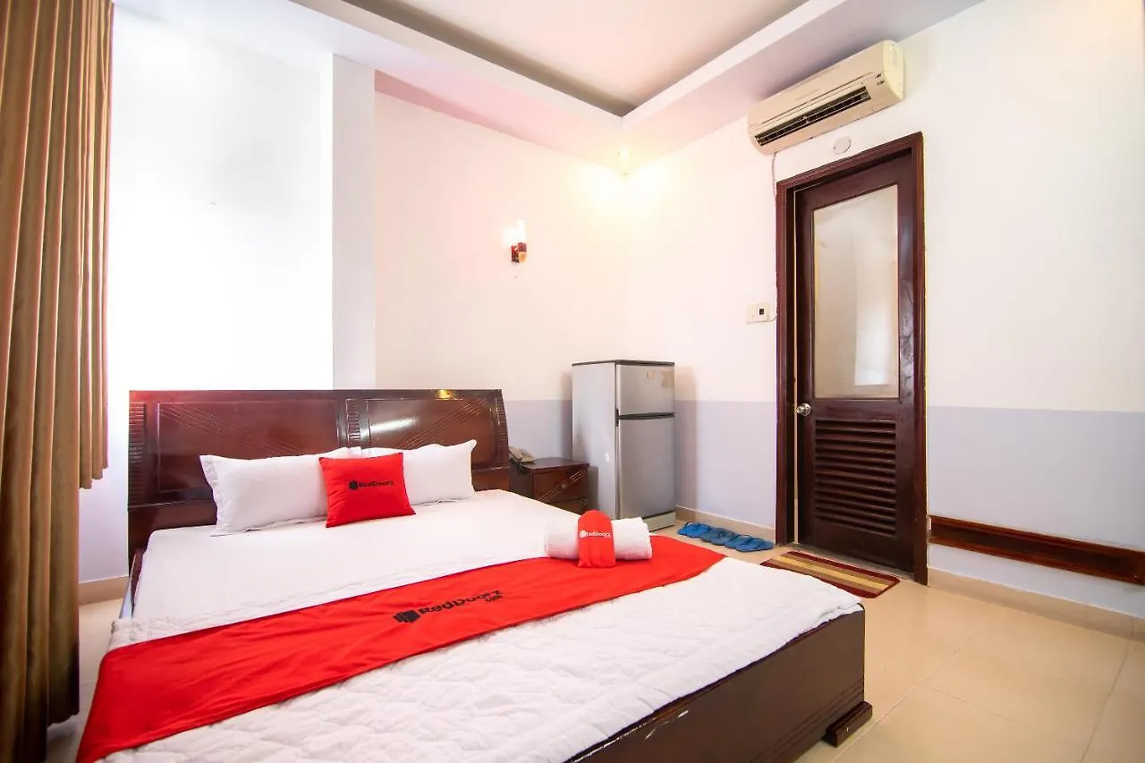 ***  Reddoorz Hoang Minh Hotel Ho Chi Minh City Vietnam