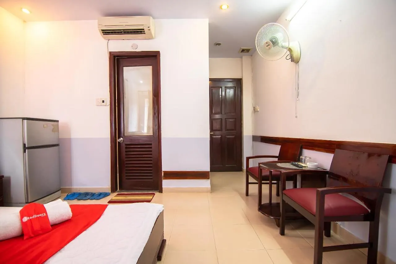 Reddoorz Hoang Minh Hotel Ho Chi Minh City 3*,